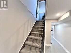 7 Mango Dr in Toronto, ON - Building Photo - Building Photo