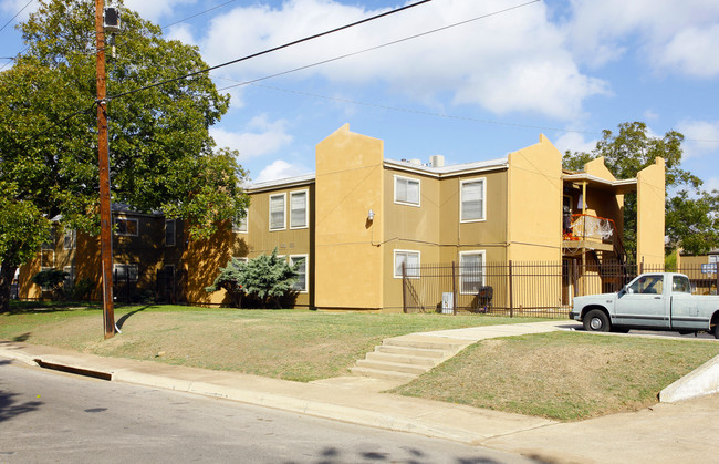 Cheyenne Village Apartments in San Antonio, TX - Foto de edificio - Building Photo