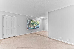 1826 Cerritos Ave, Unit A in Long Beach, CA - Building Photo