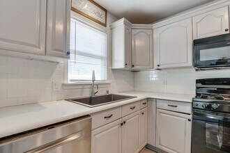 1701 Andover Ct in The Village, OK - Building Photo - Building Photo