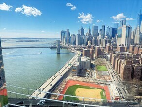 252 South St in New York, NY - Building Photo - Building Photo