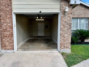 5603 Lakebend W Dr in San Antonio, TX - Building Photo - Building Photo