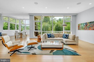 3302 Shirley Ln in Chevy Chase, MD - Building Photo - Building Photo