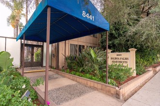 Balboa Palms Apartments in Northridge, CA - Foto de edificio - Building Photo