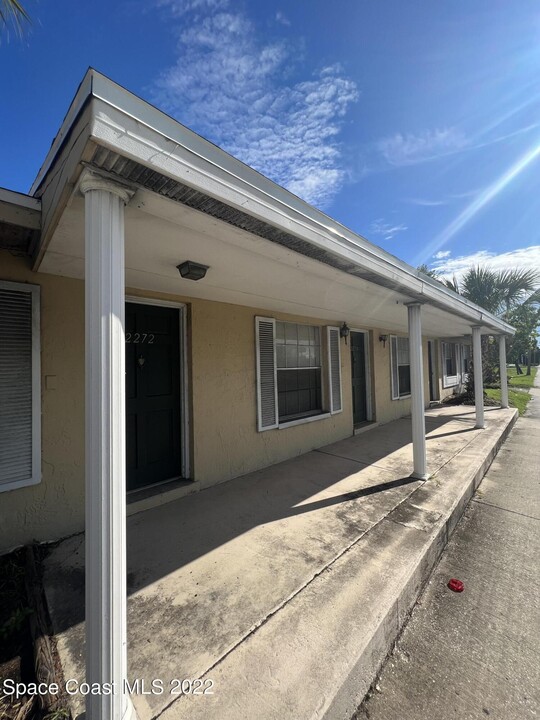 2270 W New Haven Ave in West Melbourne, FL - Building Photo