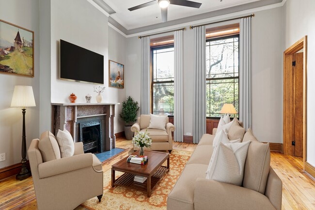 1512 W Jackson Blvd, Unit 2nd Floor