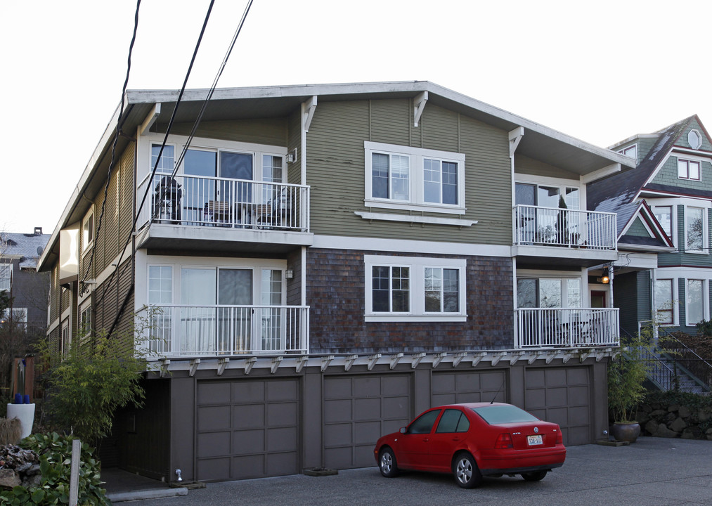 CONDOS in Seattle, WA - Building Photo