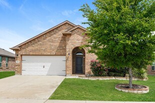 2614 Lavender Ln in Glenn Heights, TX - Building Photo