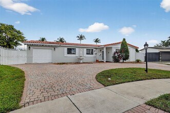 17841 NW 84th Ct in Hialeah, FL - Building Photo - Building Photo