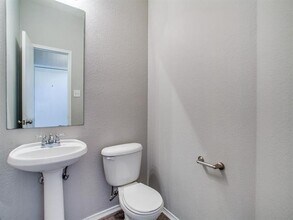 8436 Jay St in White Settlement, TX - Foto de edificio - Building Photo