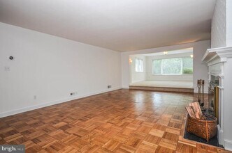 3313 W Coquelin Terrace in Chevy Chase, MD - Building Photo - Building Photo