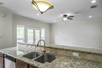 5811 Washington Ave in Houston, TX - Building Photo - Building Photo