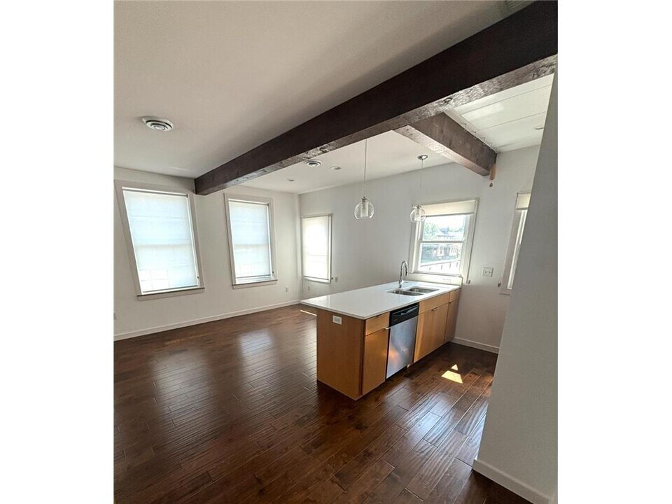 1610 W Lake St in Minneapolis, MN - Building Photo