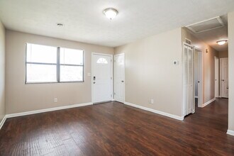 7642 Contour Dr in Jacksonville, FL - Building Photo - Building Photo