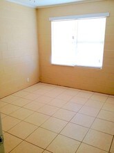 305 W Main St-Unit -8 in Whitehouse, TX - Building Photo - Building Photo