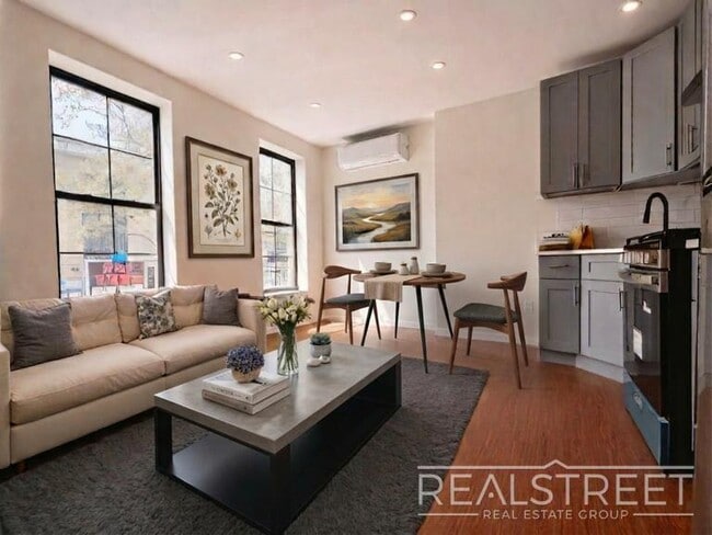 Sun-Filled 2 Bed / 2 Bath w/ King Primary, Walk-In Closet – Steps from Gates J, Unit 2