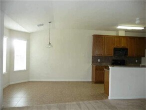 1909 Roaring Springs Dr in Pearland, TX - Building Photo - Building Photo
