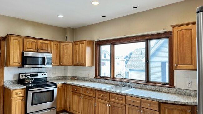 422 Charles St, Unit 2