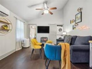 1139 1/2 Poquito St in Austin, TX - Building Photo - Building Photo