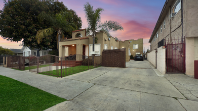 1050 Orange Ave in Long Beach, CA - Building Photo - Building Photo