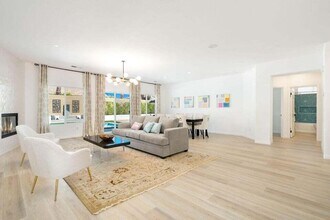 836 Mira Grande in Palm Springs, CA - Building Photo - Building Photo