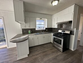 1921 N Carlyle Ave in Tyler, TX - Building Photo - Building Photo