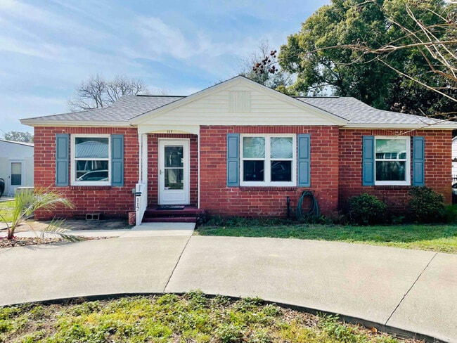 property at 117 SE Gilliland Rd