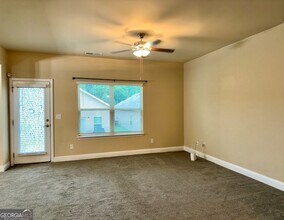 2647 Lovejoy Crossing Ln in Hampton, GA - Foto de edificio - Building Photo