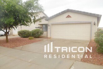 7215 S 38th Dr in Phoenix, AZ - Building Photo - Building Photo