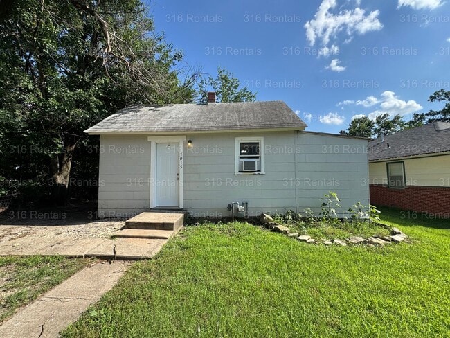 property at 1015 E 5th St