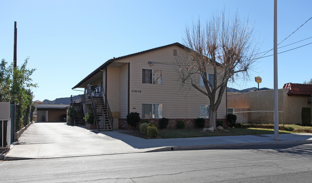 27606 Violin Canyon Rd in Castaic, CA - Building Photo