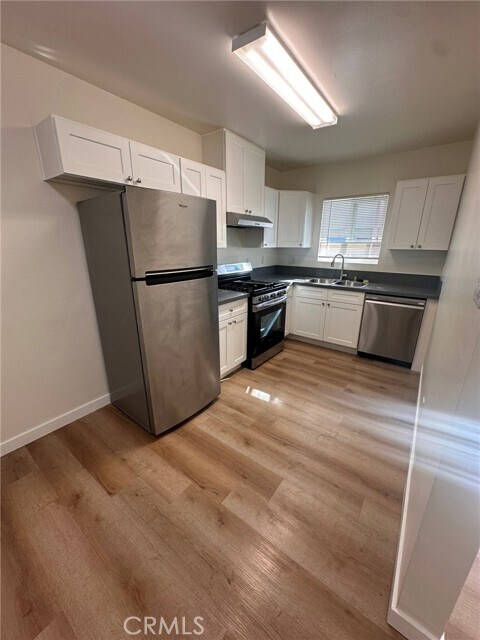 1114 N Mayfair Ave-Unit -B in Anaheim, CA - Foto de edificio - Building Photo