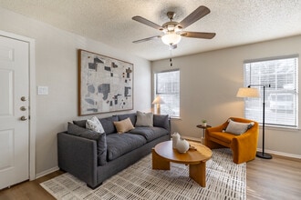 Highland Park in Fort Worth, TX - Building Photo - Interior Photo