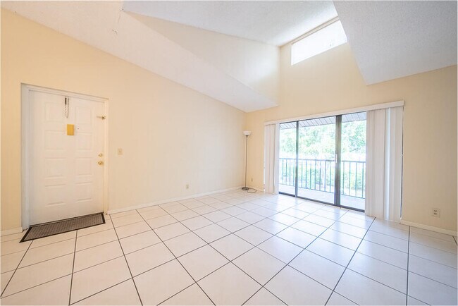 202 Foxtail Dr in Greenacres, FL - Building Photo - Building Photo
