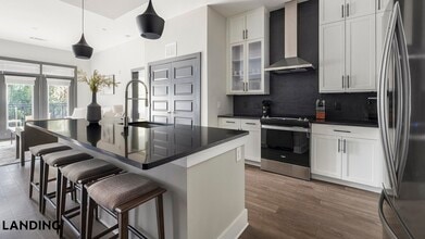 2550 Blackmon Dr in Decatur, GA - Foto de edificio - Building Photo