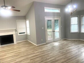 8055 S Bay Ct in Riverdale, GA - Building Photo - Building Photo