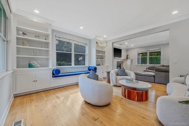 32A Vail Ave in East Quogue, NY - Building Photo - Building Photo