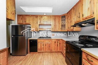 220 Glendale Ave SE in Girard, OH - Building Photo - Building Photo