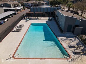4411 Gardendale Rd, Unit 04B in San Antonio, TX - Building Photo - Building Photo