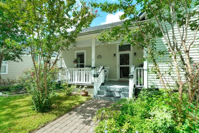 919 Fowzer St in Taylor, TX - Foto de edificio - Building Photo