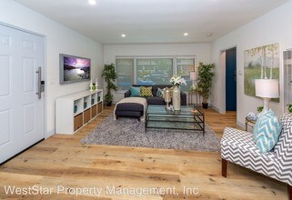 3911 E 8th St in Long Beach, CA - Building Photo - Building Photo