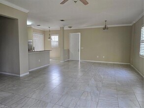 1020 Peggy Cir, Unit 101 in Naples, FL - Building Photo - Building Photo