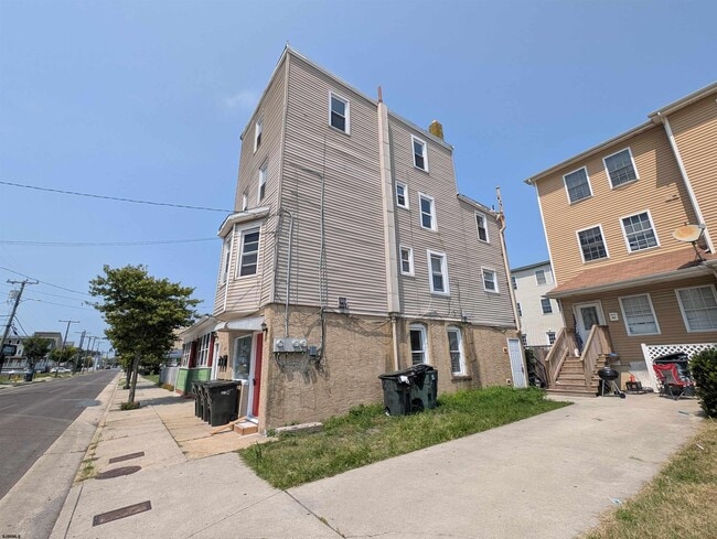 property at 203 N South Carolina Ave