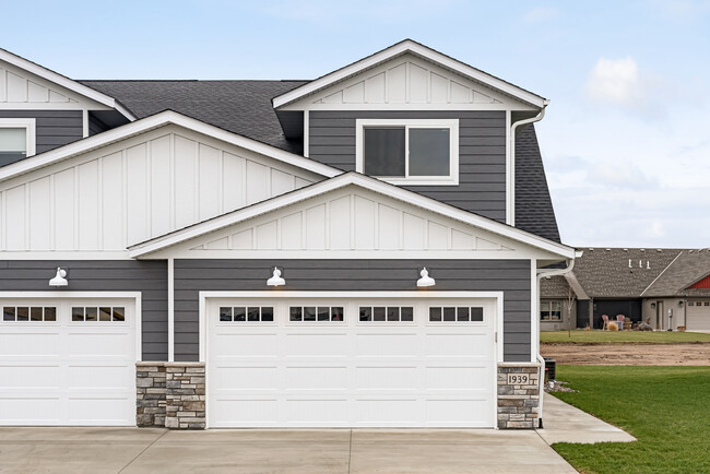 Arbor Trails Townhomes in Sartell, MN - Foto de edificio - Building Photo