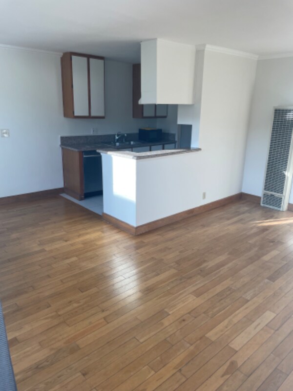 5853 Virginia Ave-Unit -5 in Los Angeles, CA - Building Photo - Building Photo