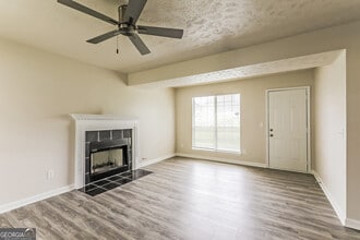 7282 Williamsburg Dr in Riverdale, GA - Building Photo - Building Photo