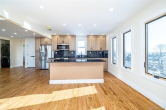 35 Ostend Rd in Island Park, NY - Building Photo - Building Photo