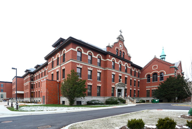 Senior Suites of Norwood Park in Chicago, IL - Building Photo - Building Photo