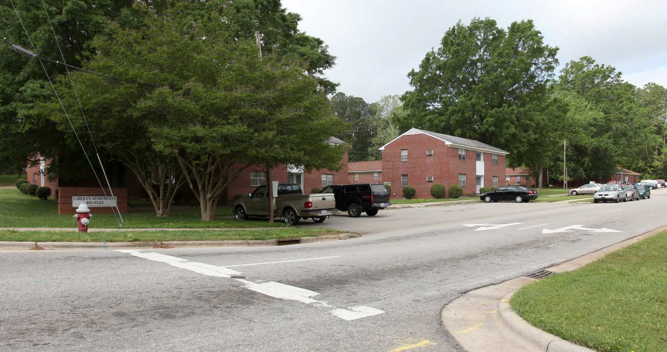 Carolyn Apartments in Raleigh, NC - Foto de edificio