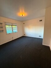 360 Ridge Rd, Unit 1 in Lyndhurst, NJ - Building Photo - Building Photo